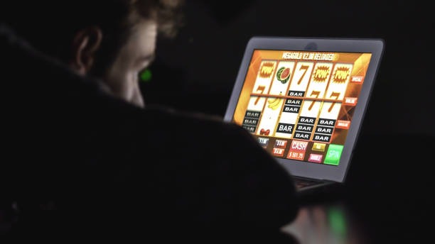 dubay toto platform interface showing live tables, sports, and slot games